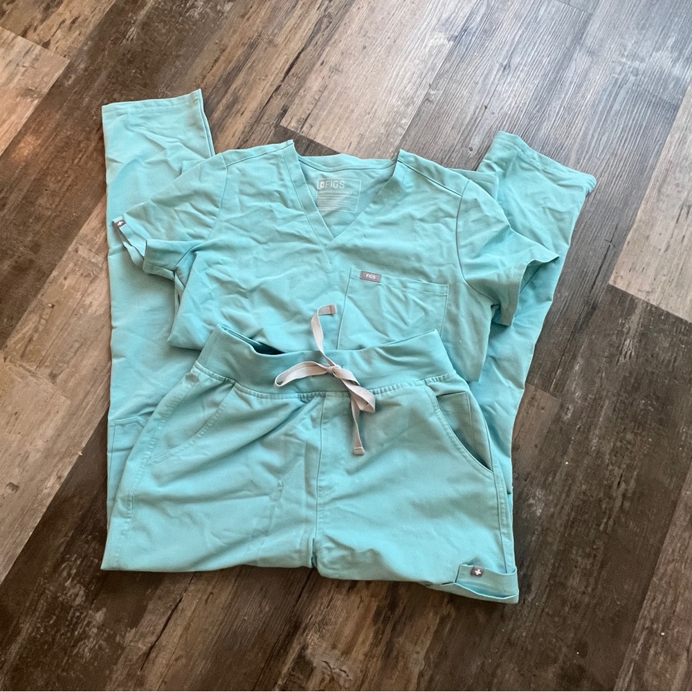 Figs scrubs